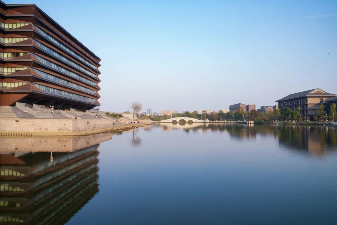 嘉兴大学校园
